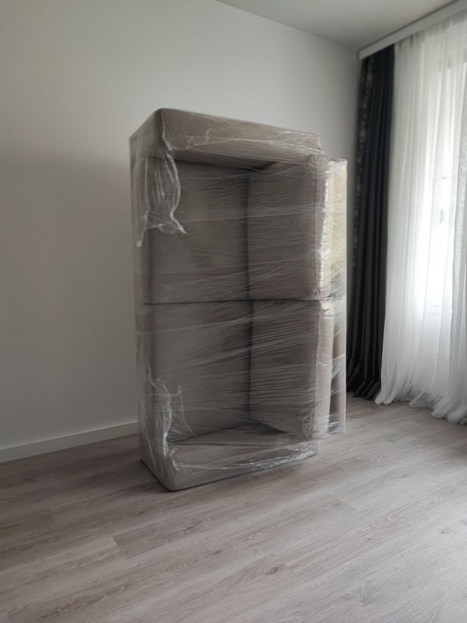 Stretch-wrap